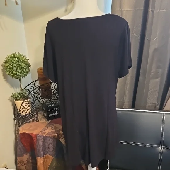 Philosophy Black Relaxed Short Sleeve Tee - Picture 3 of 3